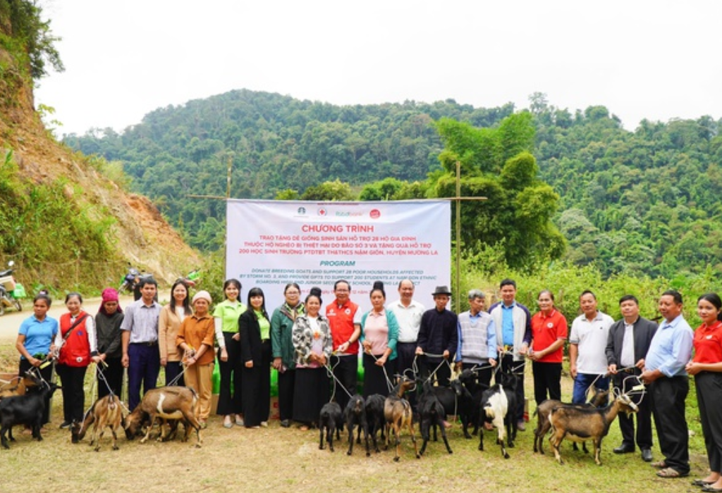 nh bìa web foodbankvietnam